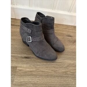 White‎ Mountain Women's Suede Ankle Boots with Buckle Strap Sz 6.5